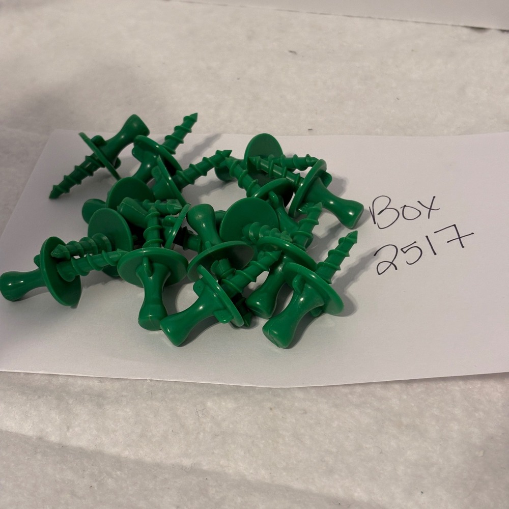 Vintage Green Plastic Screw In Corn on the Cob Holders Skewers Set of 12